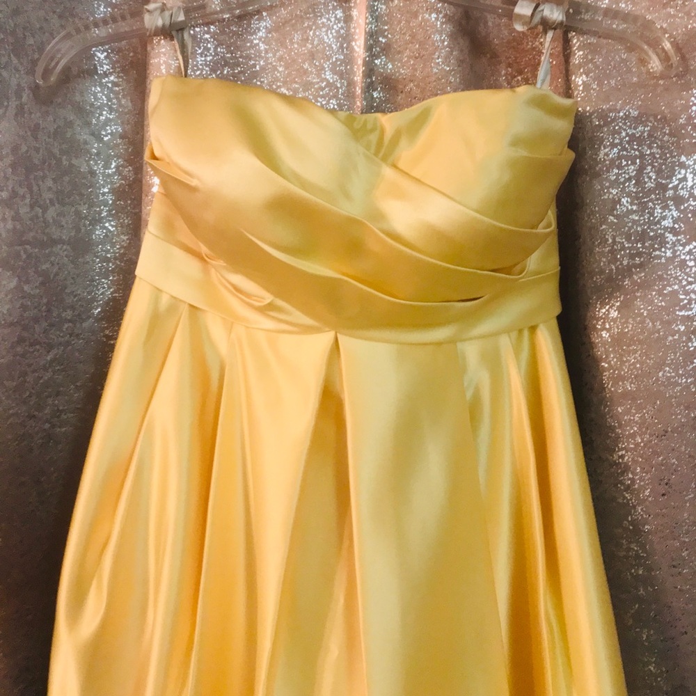 David's Bridal - yellow bow dress - Picture 3 of 6